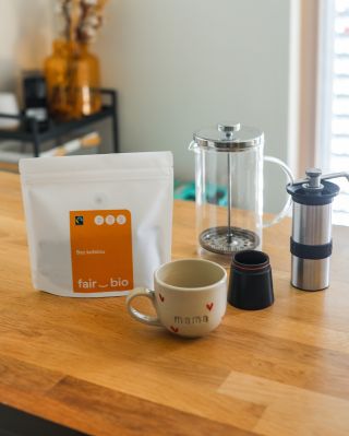 🌙 Káva na dobrou noc ☕ Dejte si svůj oblíbený šálek i večer u filmu – s naší bezkofeinovou kávou Peru San Martin vám...